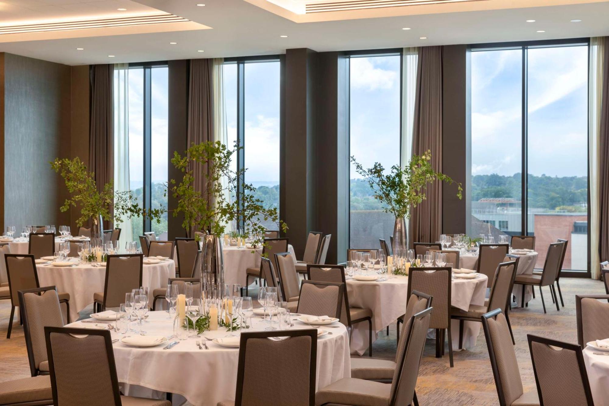 Hilton Woking Hotel Exterior foto